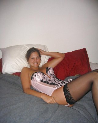 Sexy Amateur Girls And Woman Wearing Stockings