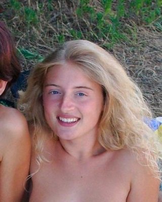Nackt Mütter Und Mädchen Am Strand #13080770