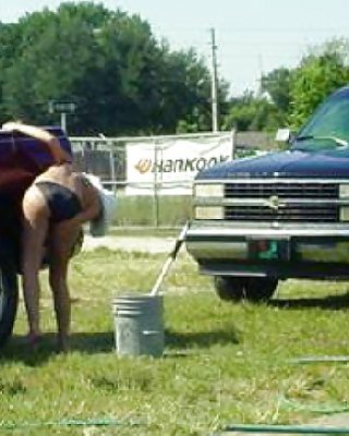 Lavado de coches en bikini
 #12205222