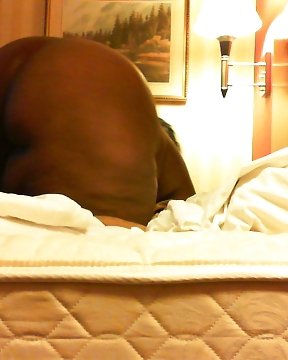 恥ずかしがり屋の黒いお尻のbbwがボートで土曜日の夜に 
 #14895709