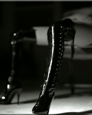 Nylon Und Heels Ii #7223546