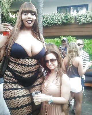 Reifen Sexy Frauen In Reinen Lingeris #14040397