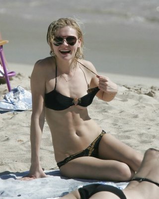 Kirsten dunst by twistedworlds
 #2918286