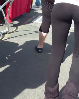 Sexy Skinny Teen Butt & Ass In Spandex Pants