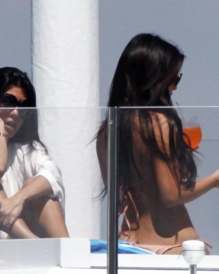 Kim Kardashian In Bikini On A Yacht In Miami