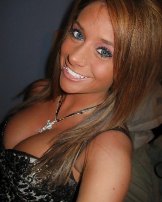 Bretagne 20 Jahre Alt. Riesentitten #7021067