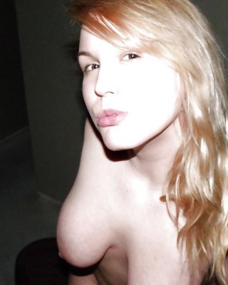 Vanessa like to show her beautiful body. Please Comment #1127444
