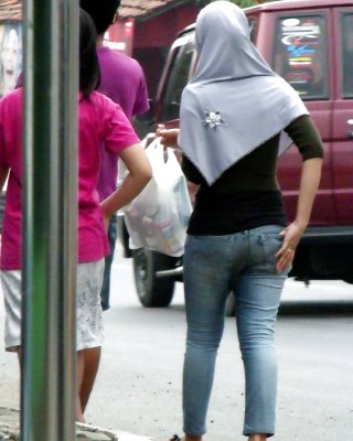 Sexy Teen In Hijab & Tigh Jeans #13276955