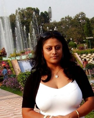 Indian Divorced Wife (HOTTY)