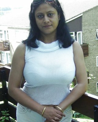 Indian Divorced Wife (HOTTY)