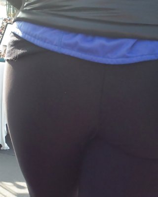 Spandex Ass & Butt Cheeks In Tight Pants