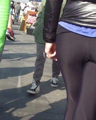 Spandex Ass & Butt Cheeks In Tight Pants