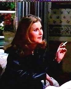 Jane Leeves Und Peri Gilpin Rauchen #7659428