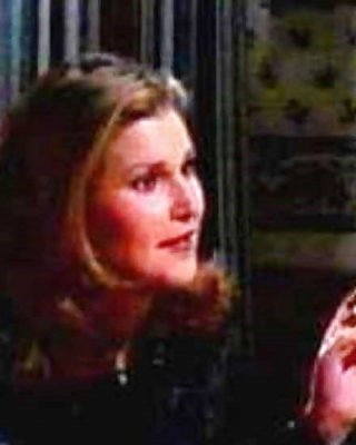 Jane Leeves Und Peri Gilpin Rauchen #7659435