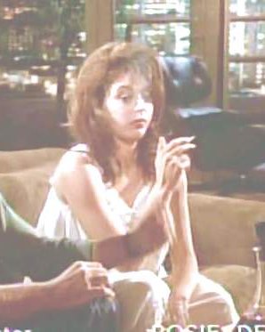 Jane Leeves Und Peri Gilpin Rauchen #7659442