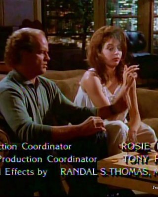 Jane Leeves Und Peri Gilpin Rauchen #7659450