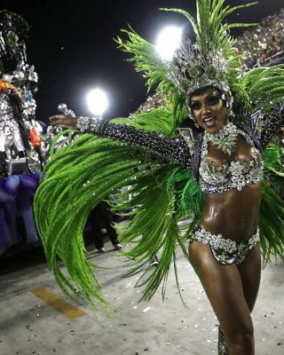 Brasilianischer Karneval Mädchen #14705268