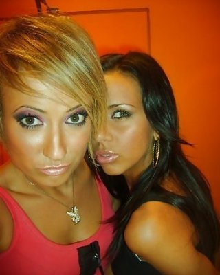 Porno: Yalangoch ayol tasodifan eshikni ochdi.