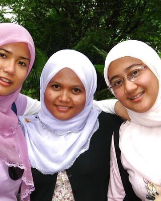 Hijab Asian Indo Girls III