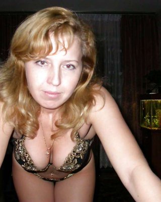 Milf Posing For Hubby - N. C. 