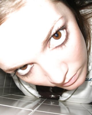 Rauchen Heiße Brünette Camgirl (vollbusig Winter) Foto-Galerie # 2 #435785