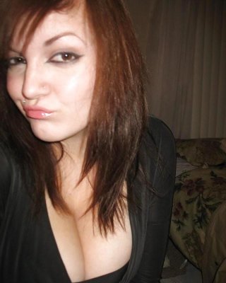Rauchen Heiße Brünette Camgirl (vollbusig Winter) Foto-Galerie # 2 #435961
