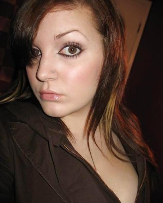 Rauchen Heiße Brünette Camgirl (vollbusig Winter) Foto-Galerie # 2 #435969