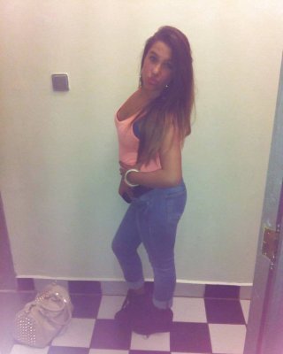 Beurette et alres vide couilles 8
 #21684687