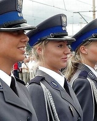 Sexy Female Police Officers From Around The World 