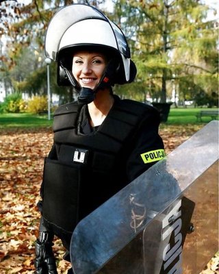 Sexy Female Police Officers From Around The World 