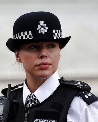 Sexy Female Police Officers From Around The World 