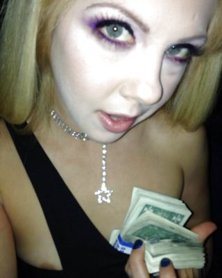 Bimbos #36669258