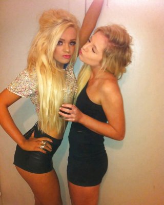 Bimbos #36669293