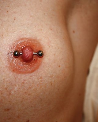Brustwarzen-Piercing #27625384