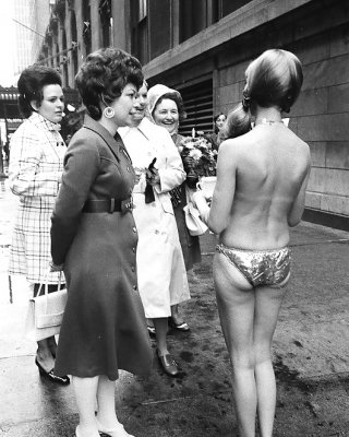 Aktion Topless In New York 1971-Jahr #40231652