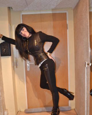 Lady chanthal
 #26821352