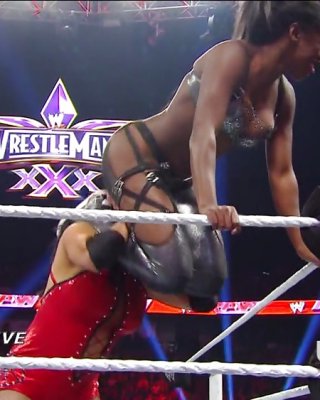 Naomi Nipple Slip #32414175
