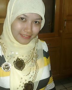 Indonesia Hijab Porn - Indonesia- hijab girl captured during lovemaking Porn Pictures, XXX Photos,  Sex Images #1430465 - PICTOA