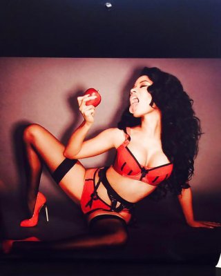 NICKI MINAJ 2015 CALENDAR 