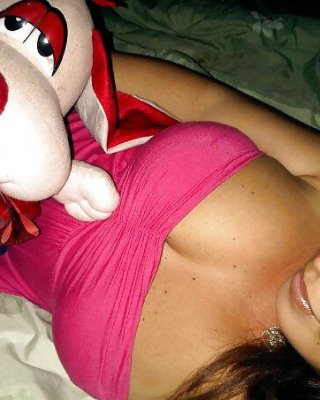 Yummy Latina Milf #25393684