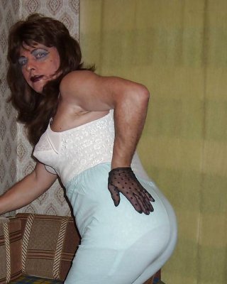 Анам жыныстық қатынасқа түсуді қалады Аузына сиып жатқан кисканың видеосы