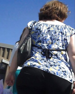 Candid Mom Big Butt - Street Voyeur  Booty 