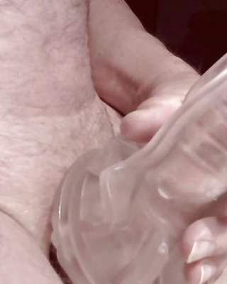 Ficken Und Abspritzen In Der Transparenten Hülle Von Fleshlight #39835964