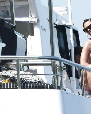 Katy Perry Bikini