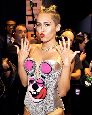 Sexy Naughty Miley Cyrus On MTV VMAs August 2013 