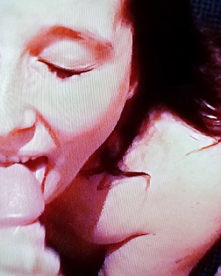 私の淫乱妻、ローラ・ベッシーが私の友人にフェラチオをして、さらに...。
 #39645356