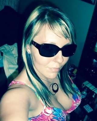 Gelegentlichere Calgary & Edmonton Frau #33097594