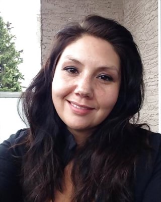Gelegentlichere Calgary & Edmonton Frau #33097618