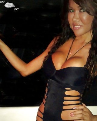 Sexy Ladyboys of Pattaya- Ezy Bar Shemale Stars #32646752