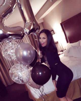 Julia T #33095771